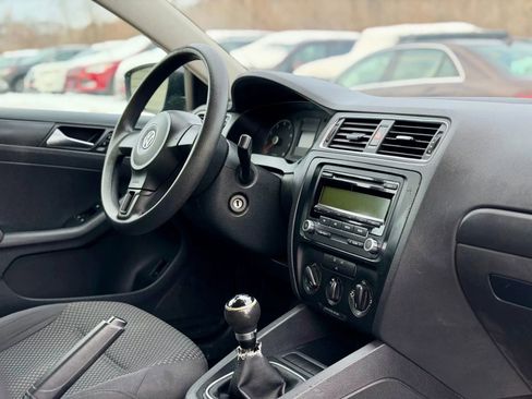 Used 2011 Volkswagen Jetta S image 13