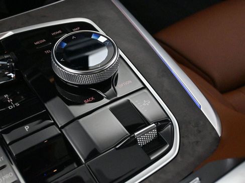 Used 2024 BMW X7 xDrive40i w/ M Sport Package image 28