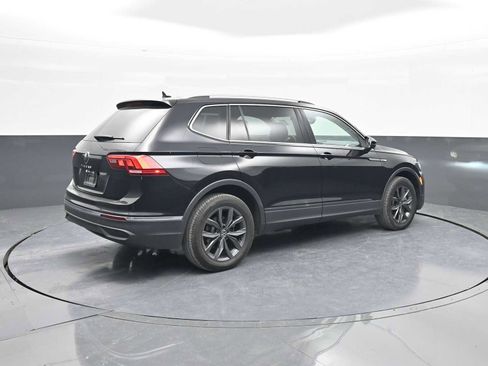 Used 2023 Volkswagen Tiguan SE image 8