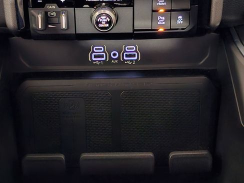 Used 2025 RAM 1500 Laramie w/ Sport Appearance Package AWD/4WD image 15