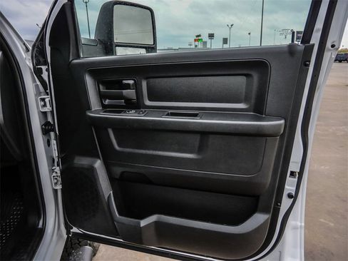 Used 2024 RAM 2500 Tradesman w/ Chrome Appearance Group image 19