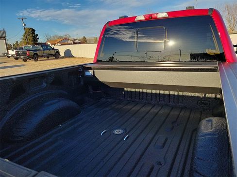 Used 2024 Ford F350 Platinum w/ FX4 Off-Road Package image 15