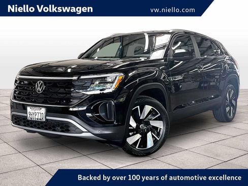 Used 2024 Volkswagen Atlas Cross Sport SE AWD/4WD image 1