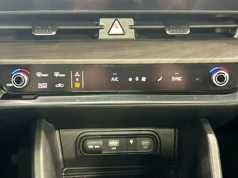 Used 2023 Kia Sportage X-Line w/ X-Line Premium Package AWD/4WD image 16