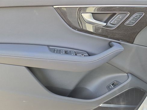 Used 2025 Audi Q7 2.0T Premium Plus w/ Premium Plus Package image 15