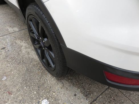 Used 2017 Ford Escape SE w/ Equipment Group 201A image 33