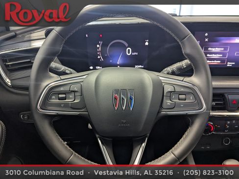 Used 2025 Buick Encore GX Preferred AWD/4WD image 19