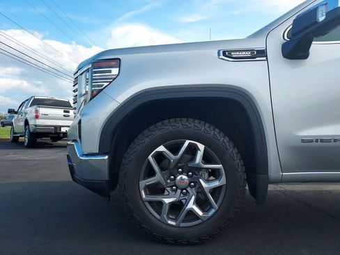 Used 2022 GMC Sierra 1500 SLT AWD/4WD image 16