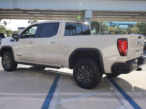 New 2026 GMC Sierra 1500 AT4X w/ LPO, Black Badging Package AWD/4WD image 5