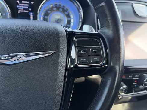 Used 2014 Chrysler 300 S RWD image 40