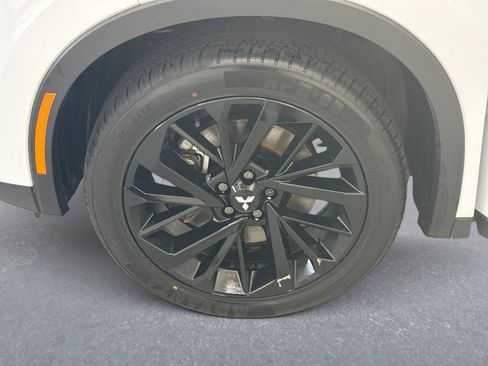 Used 2024 Mitsubishi Outlander SE Black Edition AWD/4WD image 25