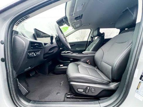 New 2025 Kia EV6 Light w/ Light LR Technology Package RWD image 17