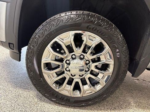 Used 2025 GMC Sierra 2500 Denali w/ Denali Reserve Package AWD/4WD image 36