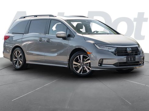 Used 2023 Honda Odyssey Touring image 1