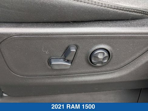 Used 2021 RAM 1500 4x4 Crew Cab image 27