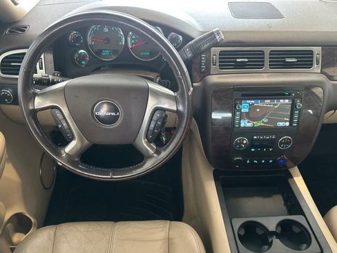 Used 2007 GMC Yukon Denali AWD/4WD image 14