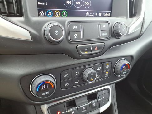 Certified 2022 GMC Terrain SLE w/ Driver Convenience Package image 19