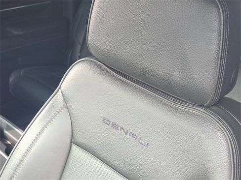 Used 2024 GMC Sierra 2500 Denali w/ Denali Reserve Package image 15