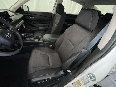 Used 2023 Honda Accord EX image 14