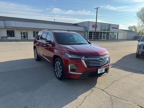 Used 2023 Chevrolet Traverse Premier AWD/4WD image 4
