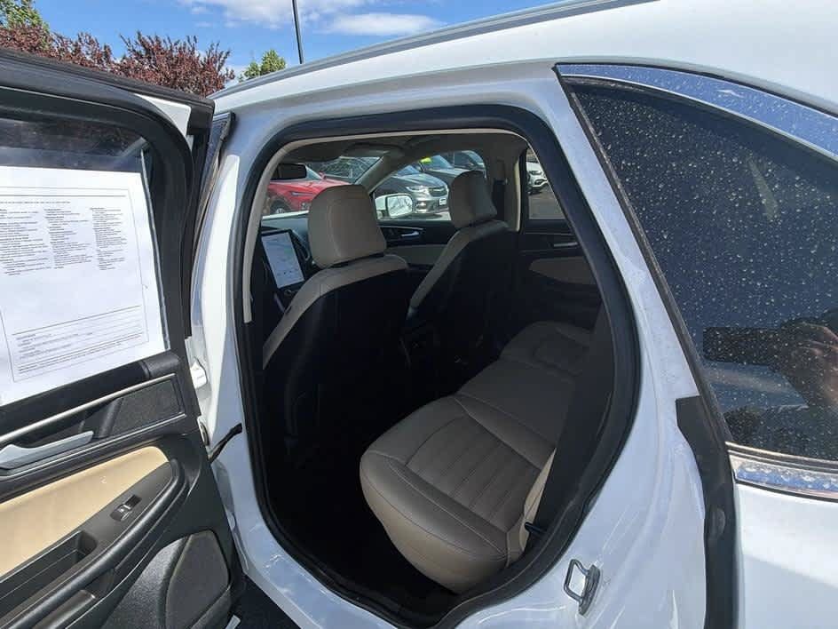 Used 2022 Ford Edge SEL w/ Convenience Package AWD/4WD image 17