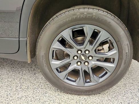 Used 2021 Chevrolet Traverse RS w/ LPO, Floor Liner Package image 9