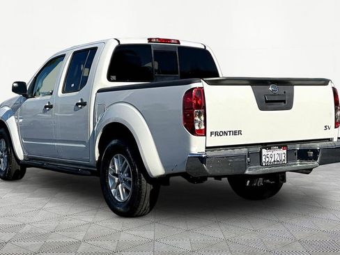 Used 2019 Nissan Frontier SV image 4
