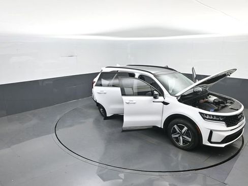 Used 2022 Kia Sorento S w/ Panoramic Sunroof Package FWD image 40