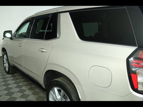 Used 2021 Chevrolet Tahoe High Country w/ Premium Package image 19