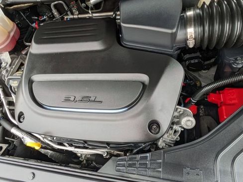 Certified 2023 Chrysler Pacifica Touring-L FWD image 30