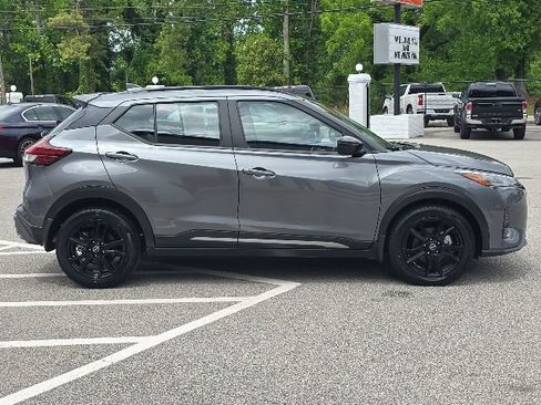 Used 2024 Nissan Kicks SR w/ SR Premium Package FWD image 6
