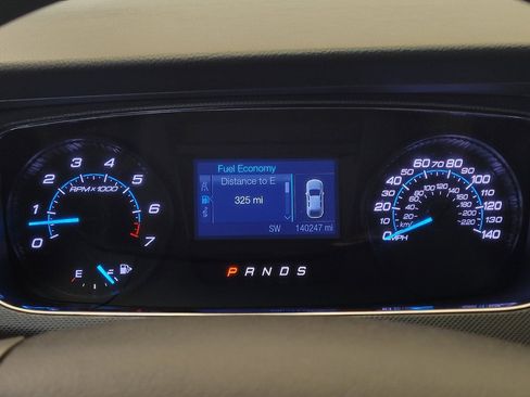 Used 2018 Ford Taurus SE FWD image 23