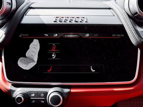 Used 2019 Ferrari GTC4Lusso image 76