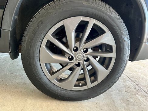 Used 2016 Nissan Rogue SL image 11