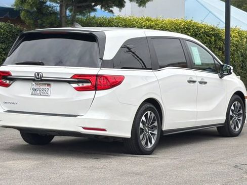 Certified 2024 Honda Odyssey EX-L image 4