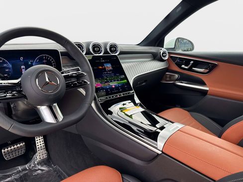 Used 2026 Mercedes-Benz GLC 350e 4MATIC image 16