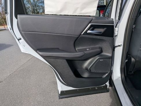 New 2026 Mitsubishi Outlander SE image 23