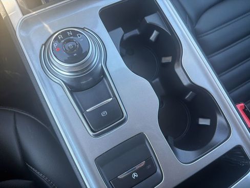 Used 2024 Ford Edge SEL image 18