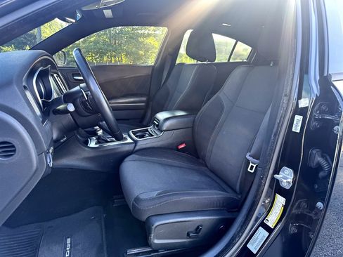 Used 2015 Dodge Charger R/T image 3
