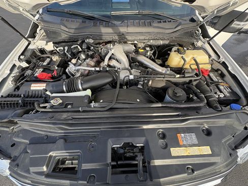 Certified 2022 Ford F350 Lariat w/ Camper Package image 38