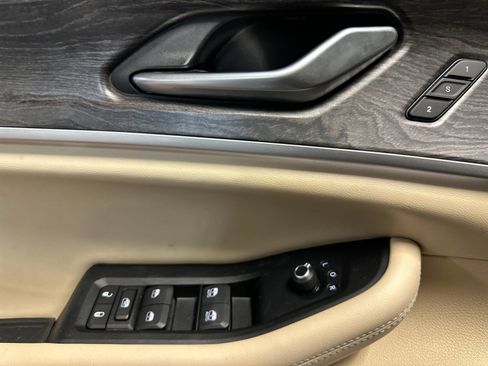 Used 2022 Jeep Grand Cherokee Limited 4xe image 10