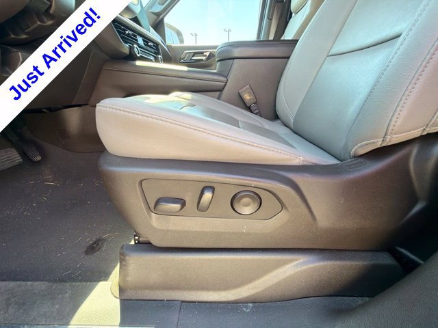 Used 2025 Chevrolet Suburban LT RWD image 43