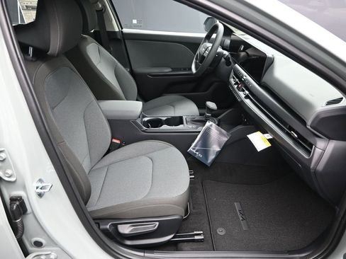 New 2026 Kia K4 LXS image 35