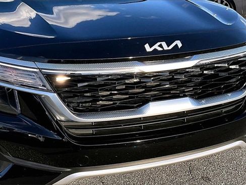 Used 2023 Kia Seltos EX image 32