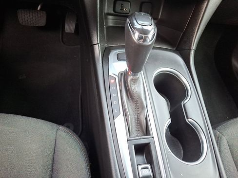 Used 2018 Chevrolet Equinox LT image 15