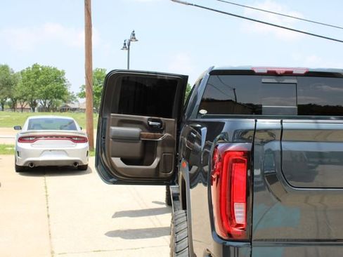 Used 2022 GMC Sierra 2500 Denali w/ Denali Ultimate Package AWD/4WD image 47
