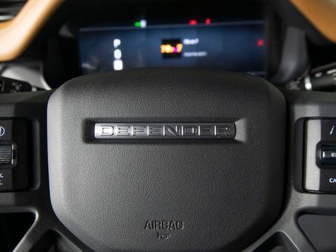Used 2024 Land Rover Defender 90 X-Dynamic SE AWD/4WD image 19