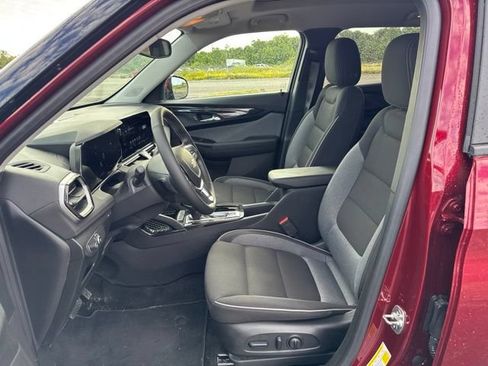 Used 2024 Chevrolet TrailBlazer LT w/ Convenience Package AWD/4WD image 7
