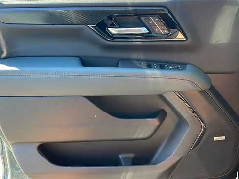 New 2026 GMC Yukon XL AT4 image 25