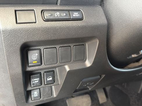 Certified 2024 Nissan Frontier SV w/ Technology Package AWD/4WD image 18